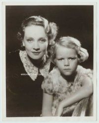 7b386 MARLENE DIETRICH 7x9 news photo '32 protecting her daughter from kidnapping threats!