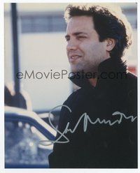 7c304 SAM MENDES signed color 8x10 REPRO still '00 close portrait of the American Beauty director!
