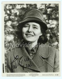 7c121 PATRICIA NEAL signed 8x10 still '71 portrait outdoors from The Night Digger!
