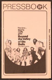 7y252 BEYOND THE VALLEY OF THE DOLLS pressbook '70 Russ Meyer's girls who are old at twenty!