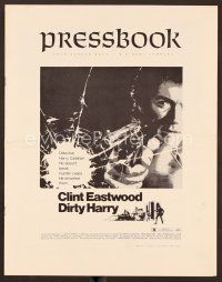7y266 DIRTY HARRY pressbook '71 great c/u of Clint Eastwood pointing gun, Don Siegel crime classic!