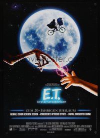8j080 E.T. THE EXTRA TERRESTRIAL German R02 Steven Spielberg classic, bike over moon image!