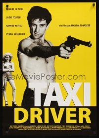 8j089 TAXI DRIVER German R06 great image of Robert De Niro with gun, Martin Scorsese!