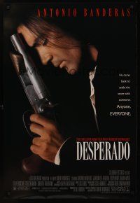 8m186 DESPERADO DS 1sh '95 Robert Rodriguez, close image of Antonio Banderas with big gun!