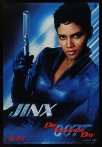 8m192 DIE ANOTHER DAY teaser 1sh '02 close-up of sexy Halle Berry as Jinx!