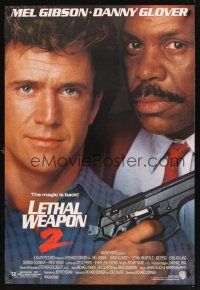 8m399 LETHAL WEAPON 2 1sh '89 great close-up image of cops Mel Gibson & Danny Glover!