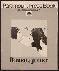 8r504 ROMEO & JULIET pressbook R76 Franco Zeffirelli's version of William Shakespeare's play!