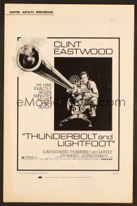 8r590 THUNDERBOLT & LIGHTFOOT pressbook '74 artwork of Clint Eastwood with HUGE gun!