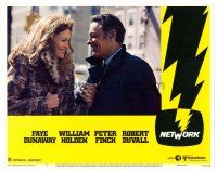 8t514 NETWORK LC #2 '76 c/u of William Holden & Faye Dunaway smiling, Sidney Lumet classic!