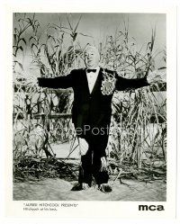 8w090 ALFRED HITCHCOCK PRESENTS TV 8x10 still '60s wonderful image of Hitchcock as scarecrow!