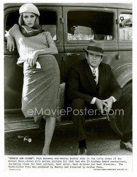 8w162 BONNIE & CLYDE 7.5x10 still '67 notorious crime duo Warren Beatty & Faye Dunaway by car!