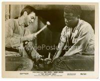 8w226 DEFIANT ONES 8x10 still '58 escaped cons Tony Curtis & Sidney Poitier try to break chains!