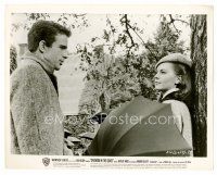 8w634 SPLENDOR IN THE GRASS 8x10 still '61 Warren Beatty looks at pretty Natalie Wood w/ umbrella!