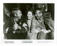 8w694 TOWERING INFERNO candid 8x10 still '74 Steve McQueen, Paul Newman & Faye Dunaway laughing!