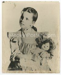 8x364 MARGARET O'BRIEN 8x10 still '64 close up of the child actress holding her doll!