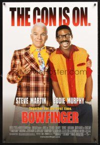 8z157 BOWFINGER 1sh '99 wacky image of Steve Martin & Eddie Murphy in dorky outfits!
