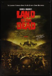 8z564 LAND OF THE DEAD advance DS 1sh '05 George Romero directed, mob of zombies!