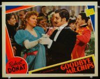 9b337 GOODBYE MR. CHIPS LC '39 Robert Donat in tuxedo dances with pretty Greer Garson!