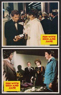 9c775 FUN WITH DICK & JANE 2 LCs '77 George Segal & Jane Fonda making ends meet!