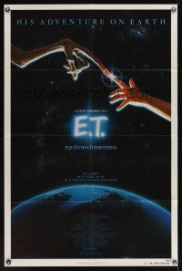9e354 E.T. THE EXTRA TERRESTRIAL 1sh '82 Steven Spielberg classic, John Alvin art!