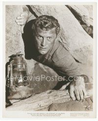 9j028 ACE IN THE HOLE 8x10 still '51 Billy Wilder classic, best close up of Kirk Douglas in tunnel!