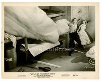 9j046 ATTACK OF THE PUPPET PEOPLE 8x10 still '58 John Agar & June Kenney attacked by gigantic hand!