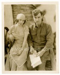 9j065 BIG PARADE 8x10 still '25 sad John Gilbert & Rene Adoree holding letter & picture!