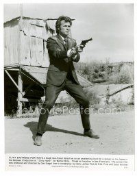 9j188 DIRTY HARRY 7.5x9.75 still '71 full-length of Clint Eastwood pointing gun, Don Siegel classic!