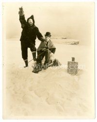 9j291 GOLD RUSH deluxe 8x10 still '25 Mack Swain & Charlie Chaplin in the middle of the Yukon!