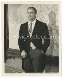 9j447 MARLON BRANDO 8x10 still '63 standing in front of map from The Ugly American!
