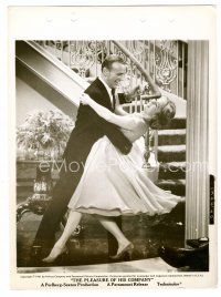 9j534 PLEASURE OF HIS COMPANY 8x11 key book still '61 Fred Astaire dances with Debbie Reynolds!