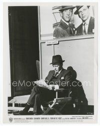 9j577 ROBIN & THE 7 HOODS 8x10 still '64 Frank Sinatra studying his script between scenes!