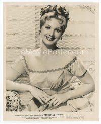 9j608 SHIRLEY JONES 8x10 still '60 close up of the pretty actress in wicker chair from Pepe!