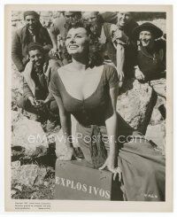 9j629 SOPHIA LOREN 8.25x10 still '57 sitting on box of explosives with lots of admirers watching!