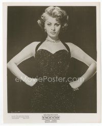 9j631 SOPHIA LOREN 8x10 still '57 with her hands on her hips from The Pride and the Passion!