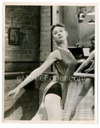 9j047 AUDREY HEPBURN candid English 8x10 still '52 rehearsing her ballet sequence in Secret People!