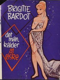 9k180 LOVE ON A PILLOW Danish program '63 different images & art of sexy Brigitte Bardot!