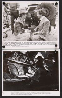 9p838 CLOSE ENCOUNTERS OF THE THIRD KIND 2 8x10 stills '77 candid of Spielberg & Truffaut!