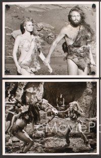 9p633 ONE MILLION YEARS B.C. 5 8x10 stills '66 sexy Raquel Welch and Martine Beswick fighting!