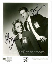 9r257 X-FILES signed 8x10 TV still '95 by BOTH Gillian Anderson AND David Duchovny!