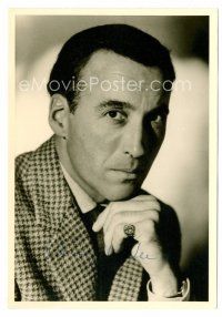 9w087 CHRISTOPHER LEE signed deluxe 4x5.75 still '50s head & shoulders portrait of the Dracula star!