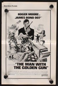 9z199 MAN WITH THE GOLDEN GUN pressbook '74 art of Roger Moore as James Bond by Robert McGinnis!