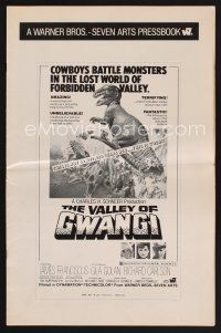9z227 VALLEY OF GWANGI pressbook '69 Ray Harryhausen, great artwork of cowboys battling dinosaurs!