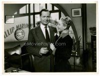 1e643 LADY IN THE LAKE deluxe 10x13.25 still '47 Robert Montgomery as Marlowe with Audrey Totter!