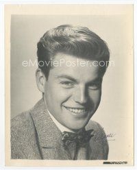 1e269 ROBERT WAGNER signed deluxe 8x10 still '56 great youthful head & shoulders smiling portrait!