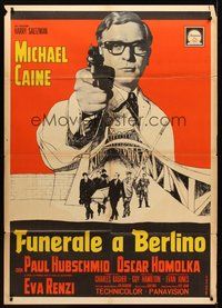 1z453 FUNERAL IN BERLIN Italian 1p '67 art of Michael Caine pointing gun, directed by Guy Hamilton!