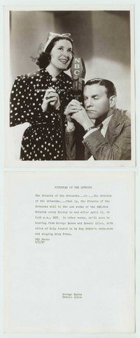 2a227 GEORGE BURNS & GRACIE ALLEN candid 8x10 still '37 with NBC mike, the Nitwits of the Networks!