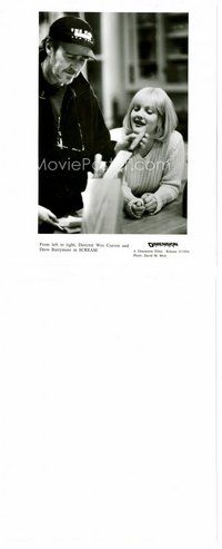 2a559 SCREAM candid 8x10 still '96 director Wes Craven shows butcher knife to Drew Barrymore!
