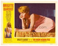 2j575 NIGHT HEAVEN FELL LC '58 super close up of sexy Brigitte Bardot on bed in nightie!