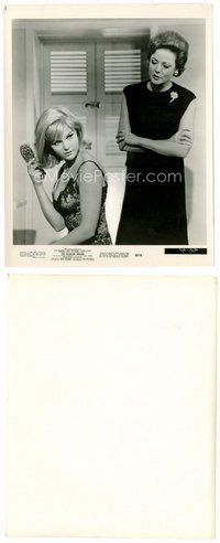 2k605 PLEASURE SEEKERS 8x10 still '65 Gene Tierney watches Carol Lynley brush her hair!